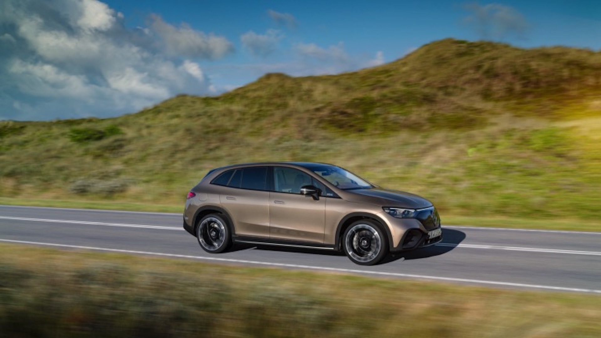 Mercedes EQE SUV 350 4MATIC EV Charge